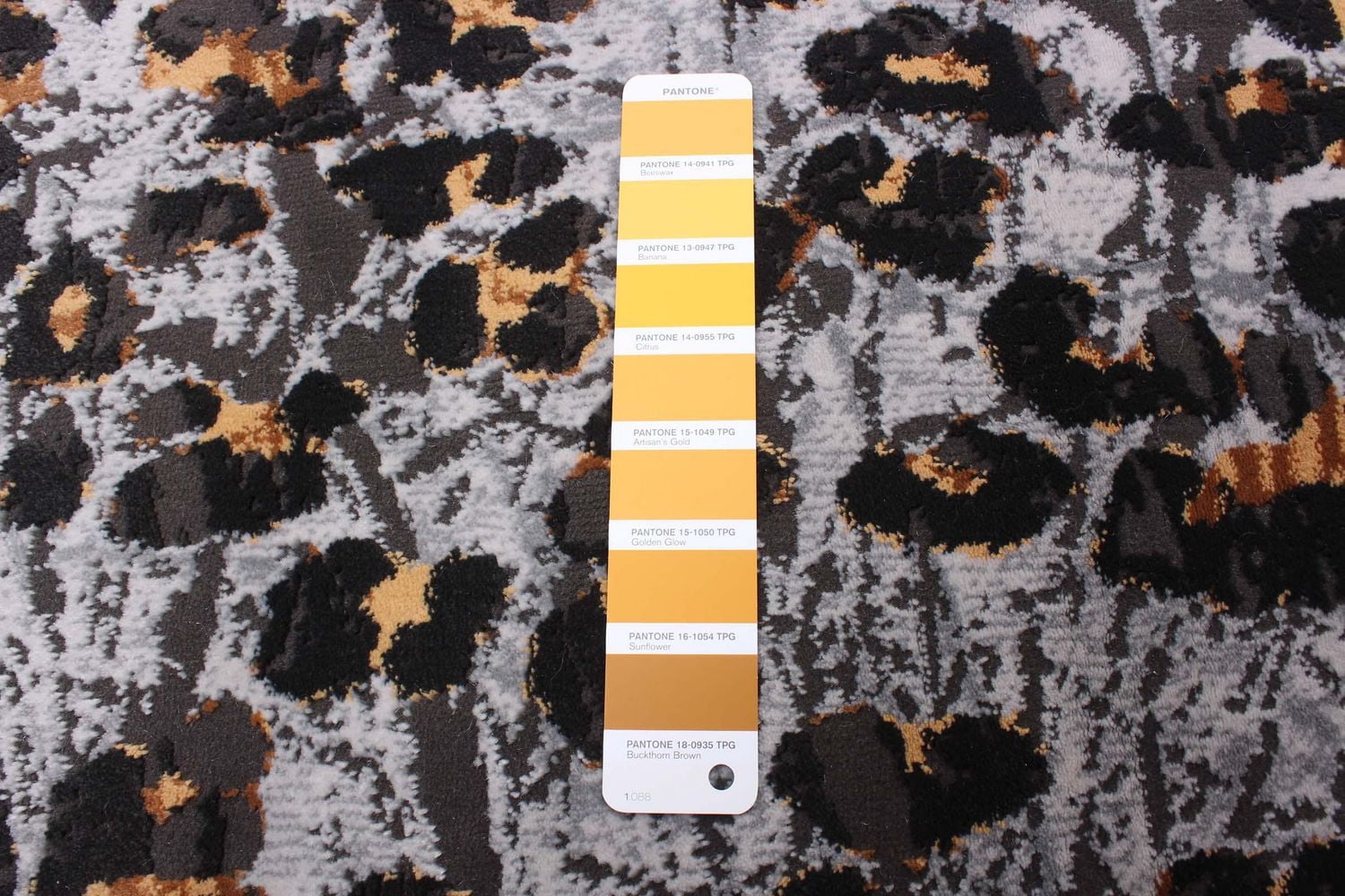 ECARPET Animal Print Soft & Fluffy Carpet for Bedroom, Cheetah Collection