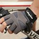 thumbnail image 1 of Calentador De Manos Para Ciclismo Deportes Anti-sudor Antideslizante Ciclismo Transpirable Guantes de medio dedo (Gris L), 1 of 7