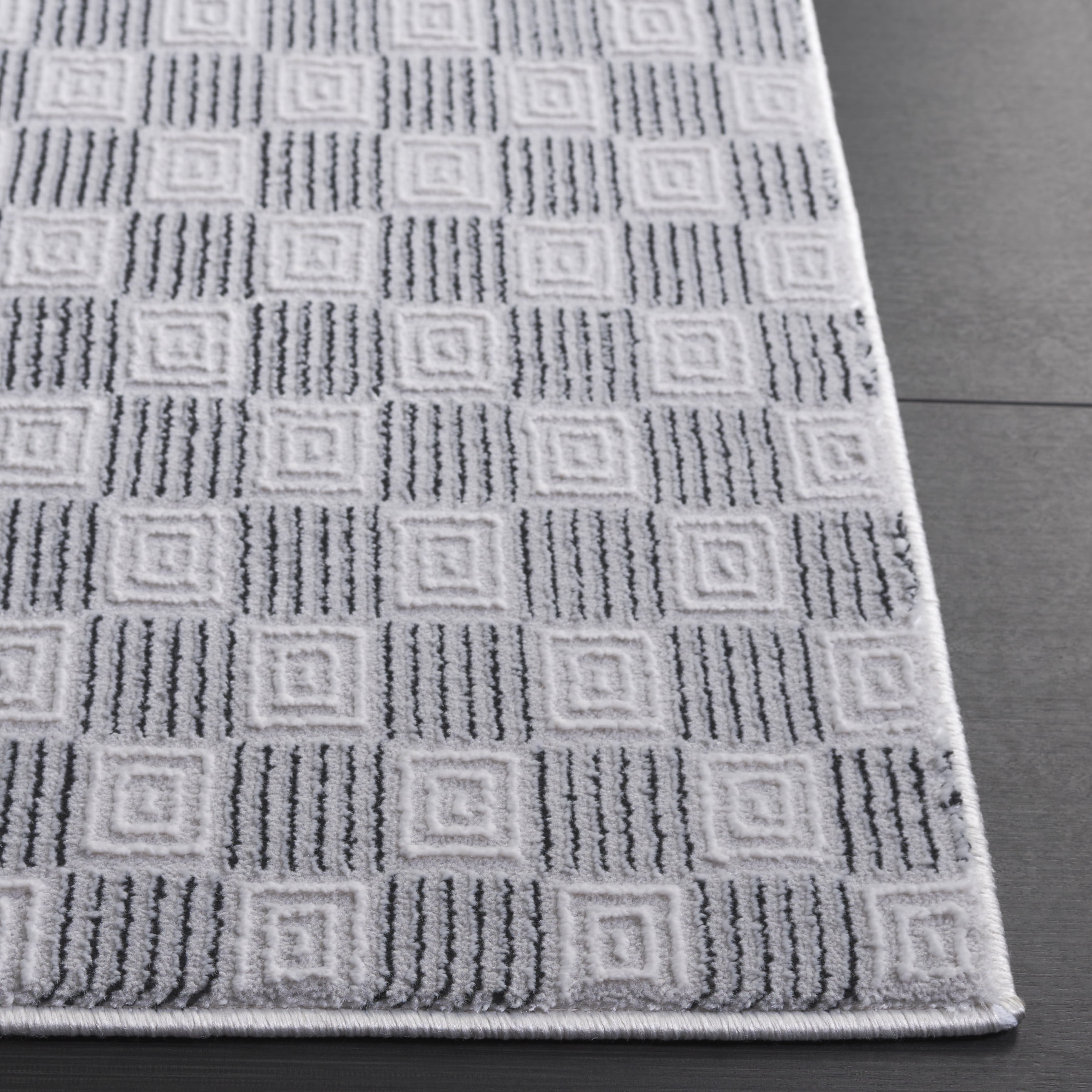 SAFAVIEH Slate Luka Geometric Area Rug, Grey/Ivory Black, 5'3" x 7'6"