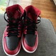 thumbnail image 4 of Ni - ke NEW Men's Ni - ke Air Jordan 1 Mid Reverse Bred 554724 660 SIZE 12 FAST SHIPPING, 4 of 5
