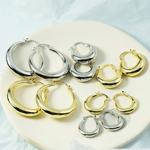 Pendientes femeninos en forma de media luna hueca chapados con aretes circulares de alta gama, aretes modernos y exagerados.