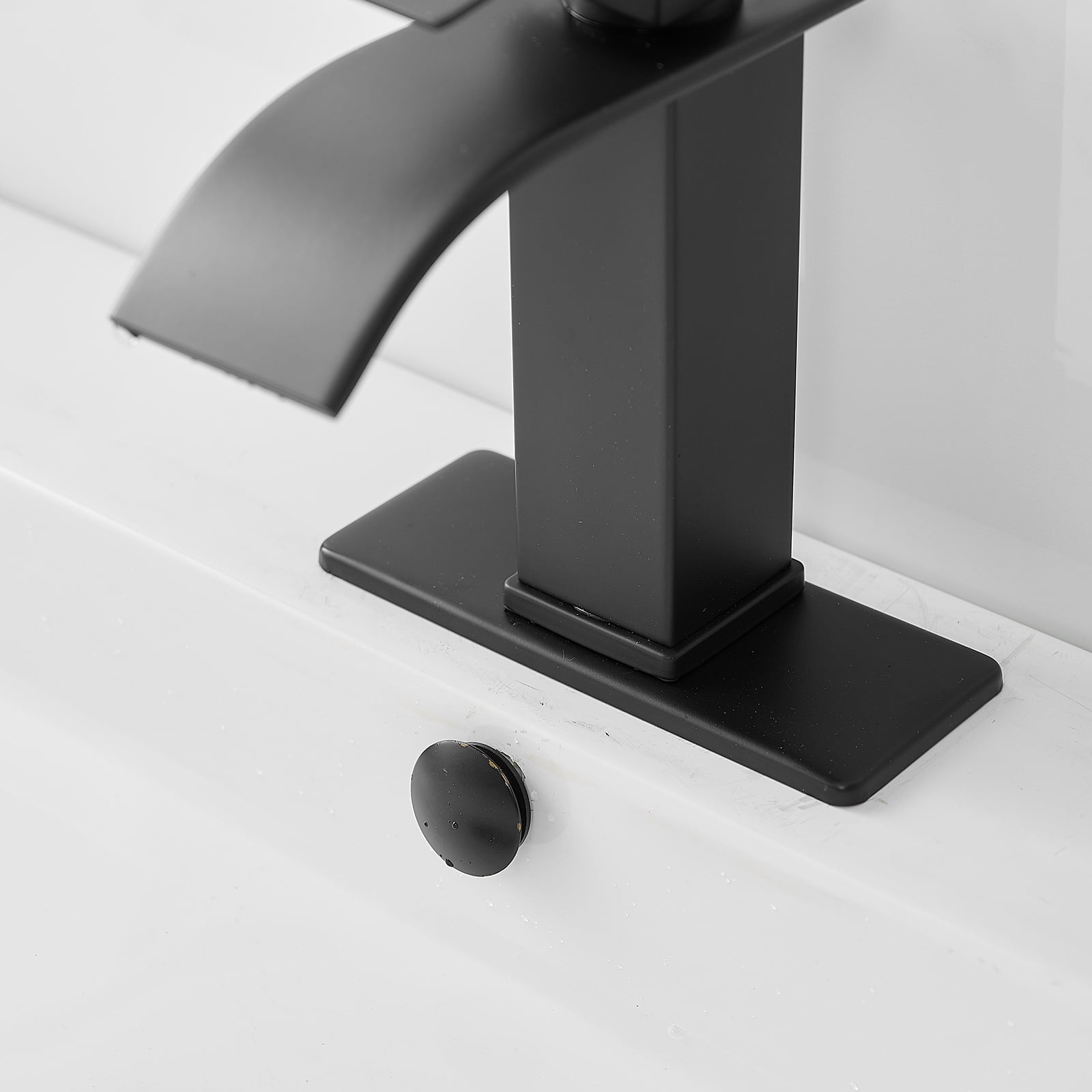 Open Box Waterfall Single Handle Single Hole Low-Arc Bathroom Faucet Bathroom Drip-Free Vanity Sink Faucet in Matte Black