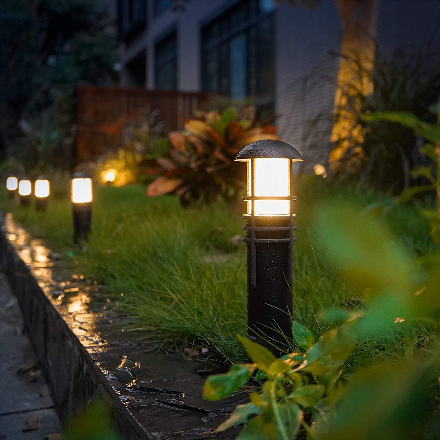 Malibu Outdoor Landscape Lighting Low Voltage LED Pathway Light Pack 22 L  通販