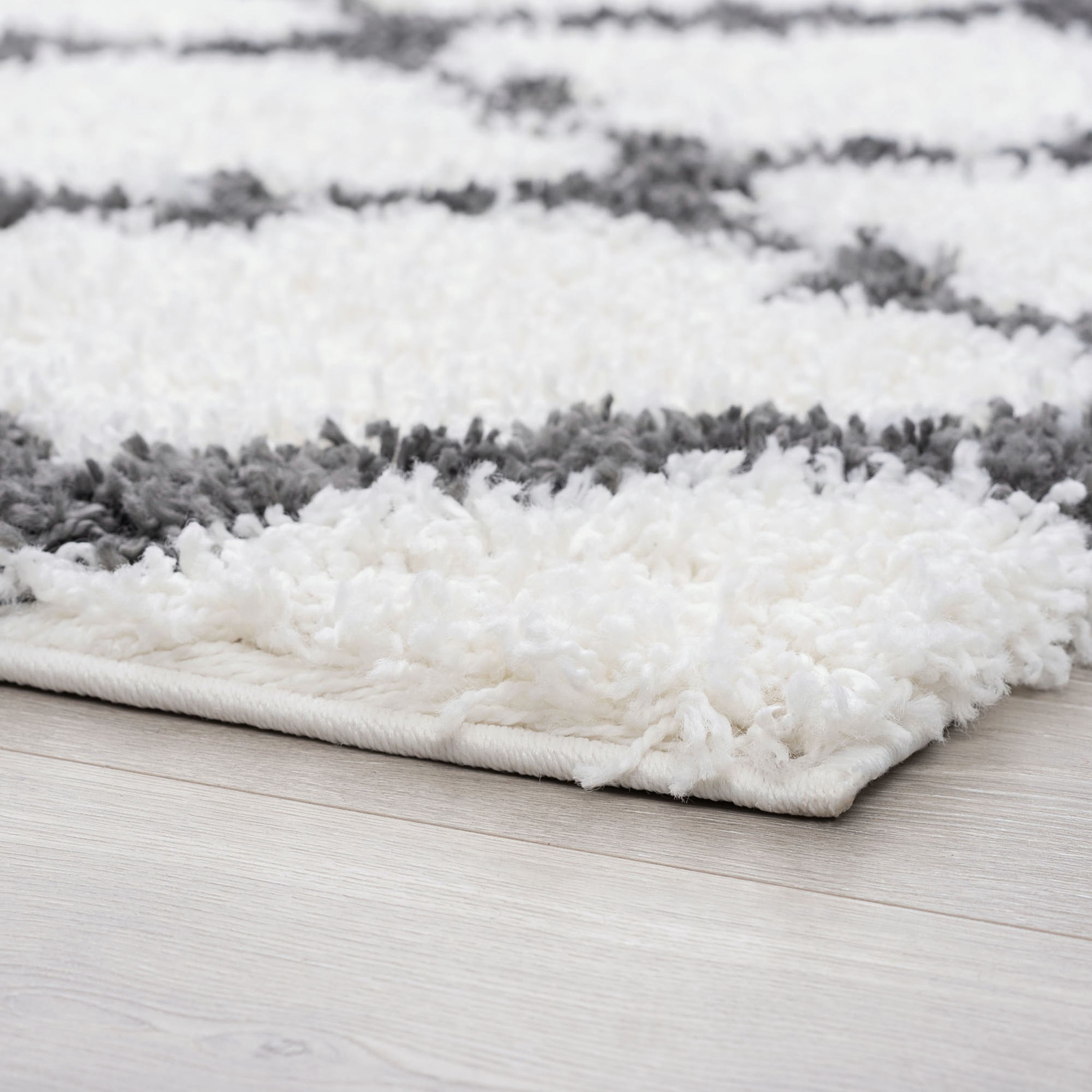 Jersey Shag Transitional Geometric White and Gray Polypropylene Indoor Area Rug, 2'x3' Rectangle