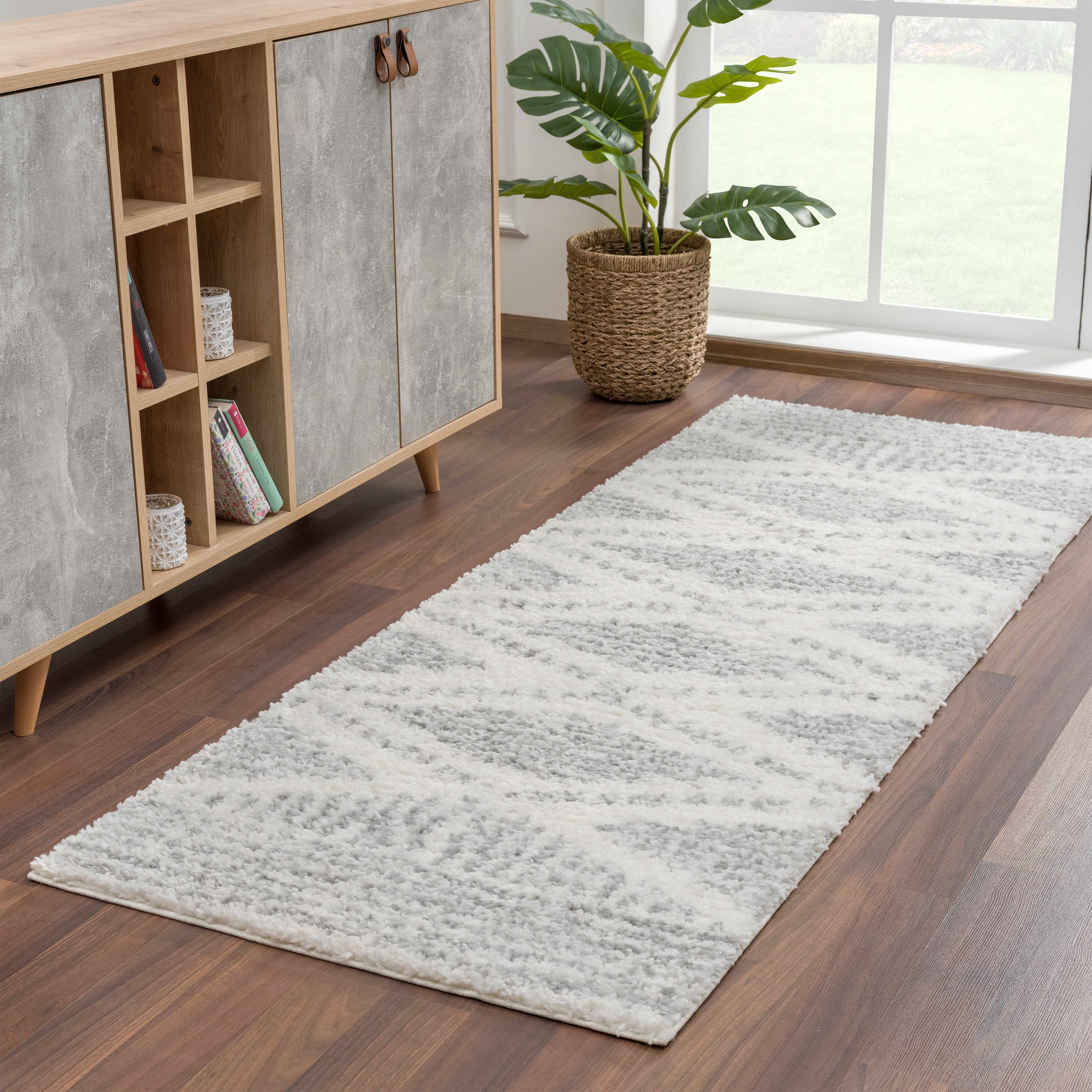 BoutiqueRugs Gala Boho Moroccan Geometric Shag Runner Area Rug - High Pile Super Soft Carpet for Hallway, Kitchen, Bathroom - Light Gray, White - 2'7" x 7'3" Runner
