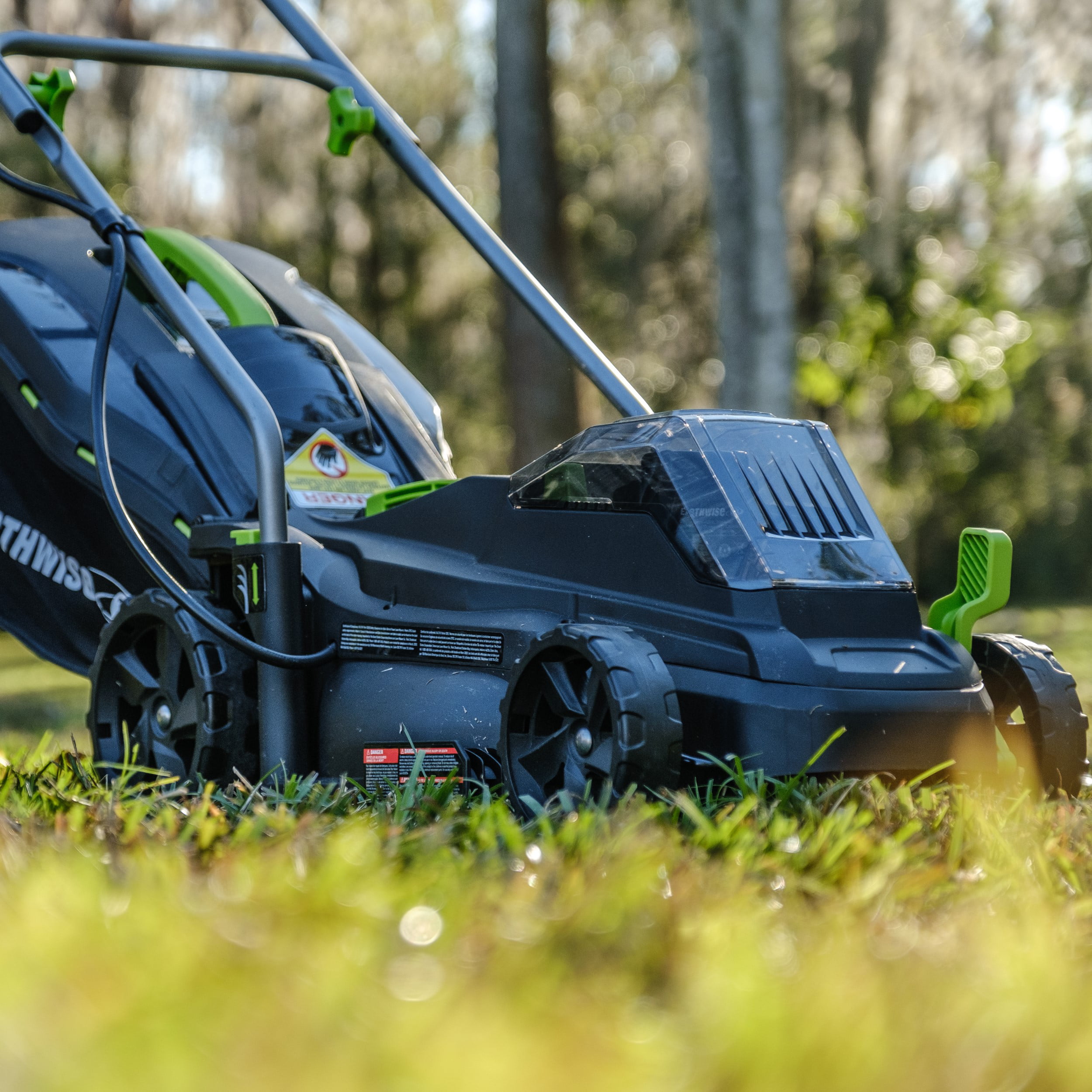 Earthwise 62014 20-Volt 14-Inch Cordless Electric Mower, 4.0Ah Battery & Fast Charger Included - 3