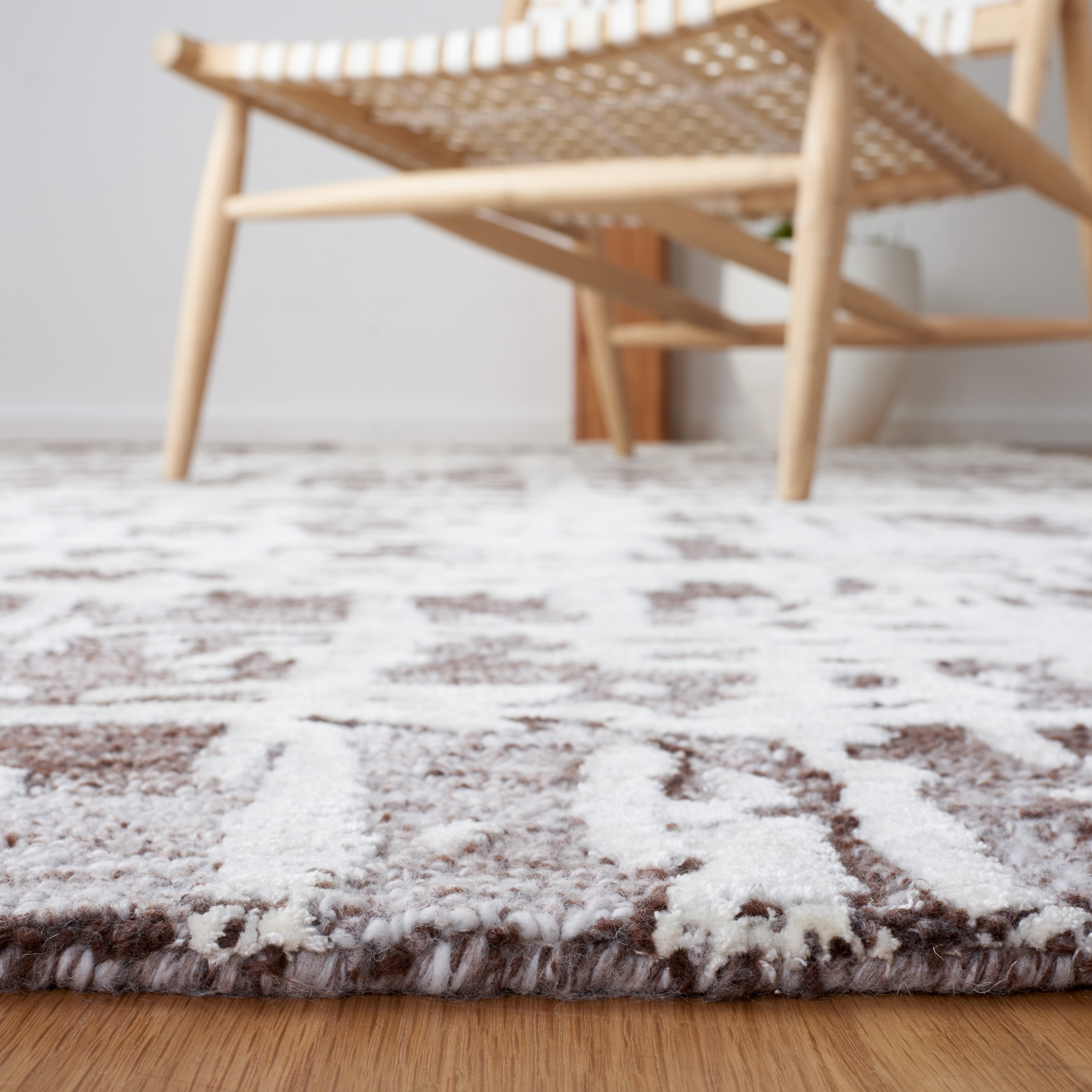 SAFAVIEH Soho Bianca Abstract Runner Rug, Brown/Ivory, 2'3" x 8'