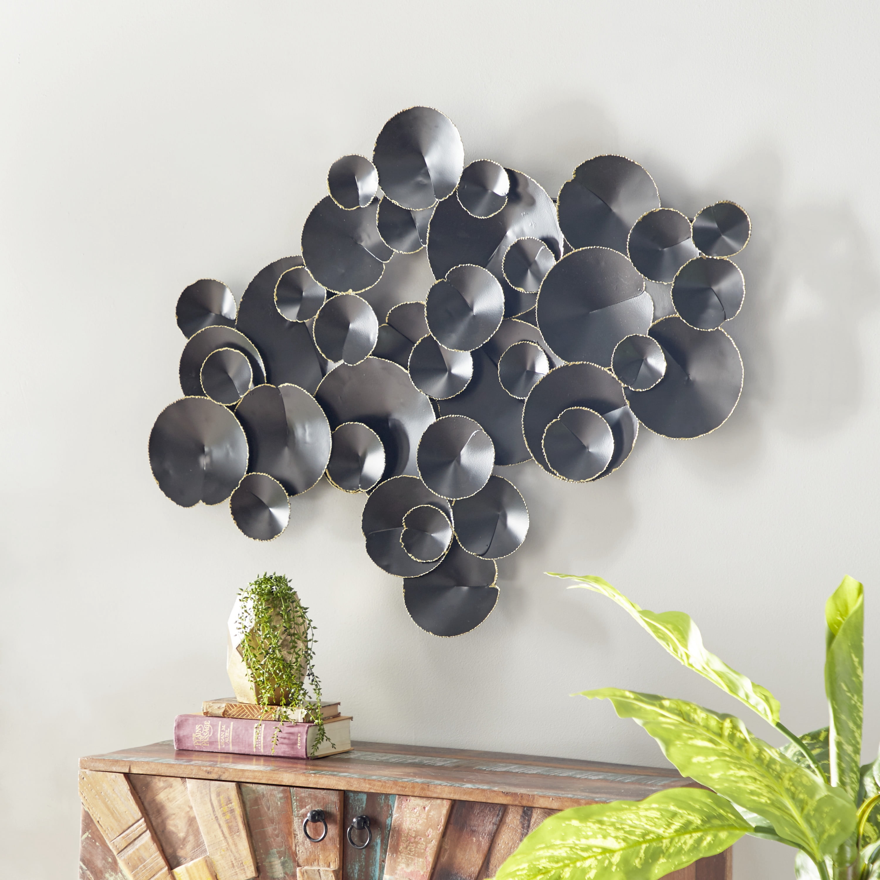 DecMode Black Metal Plate Wall Decor with Uneven Edges