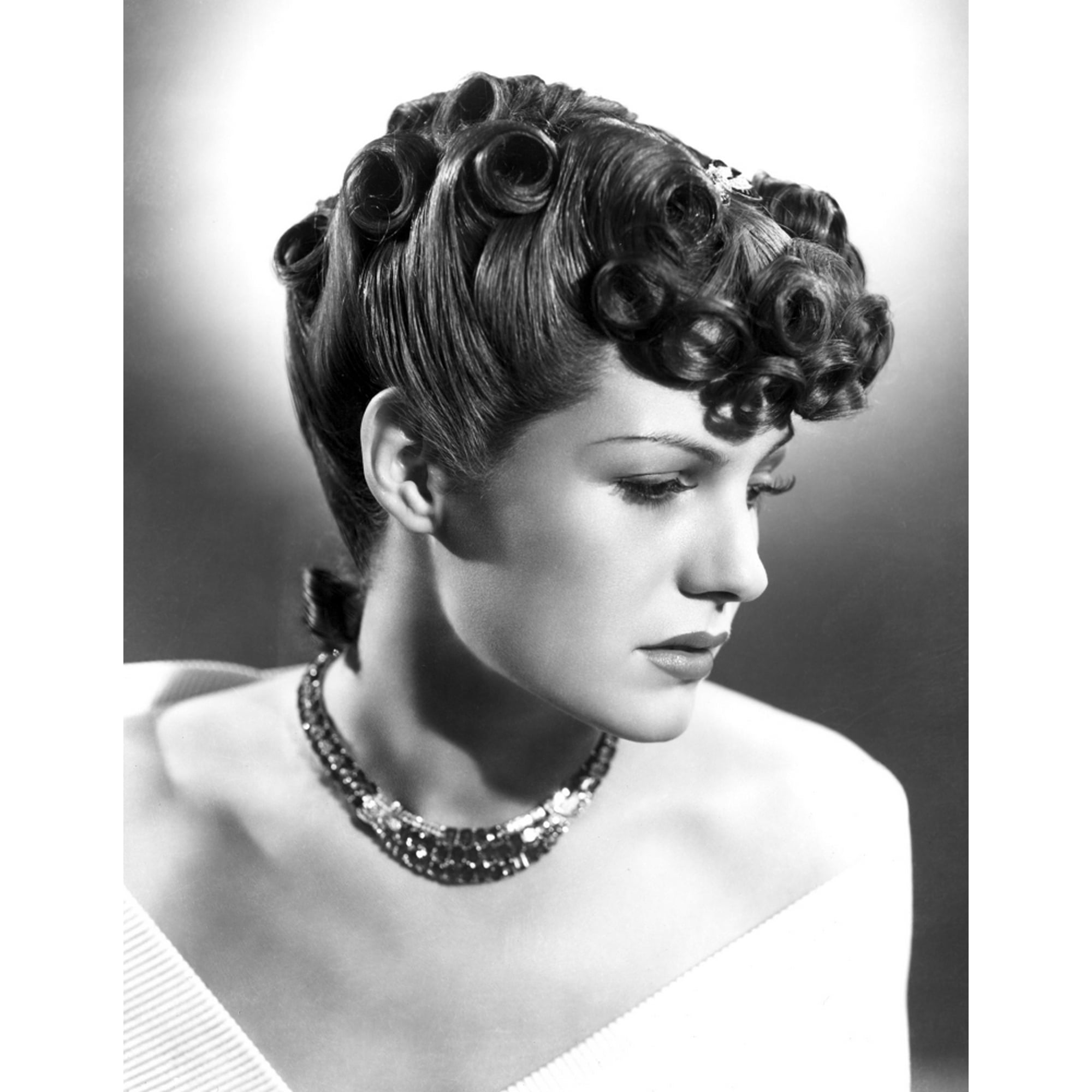 Rita Hayworth Height And Weight