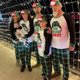 thumbnail image 2 of Conjuntos de pijamas navideños a juego para la familia, Tops con sombrero y pantalones a cuadros verdes, 2 of 3