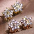 thumbnail image 2 of Pendientes de Botón Yuxing con Forma de Copo de Nieve y Diamantes de Imitación para Mujer, 2 of 5