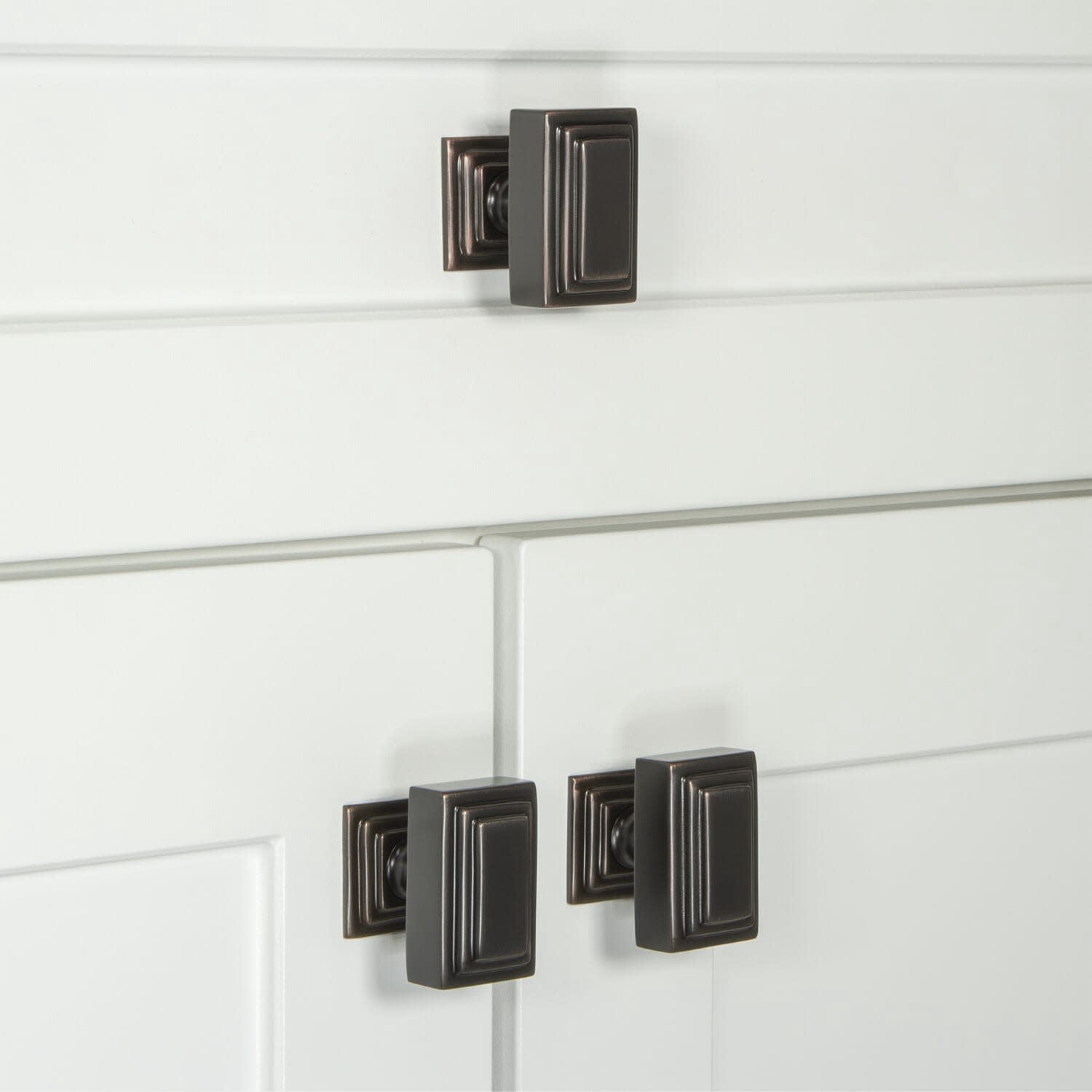 Grandeur 804675 Carre 1-3/4” Crystal Rectangular Emerald Cut Cabinet Knob - Brass