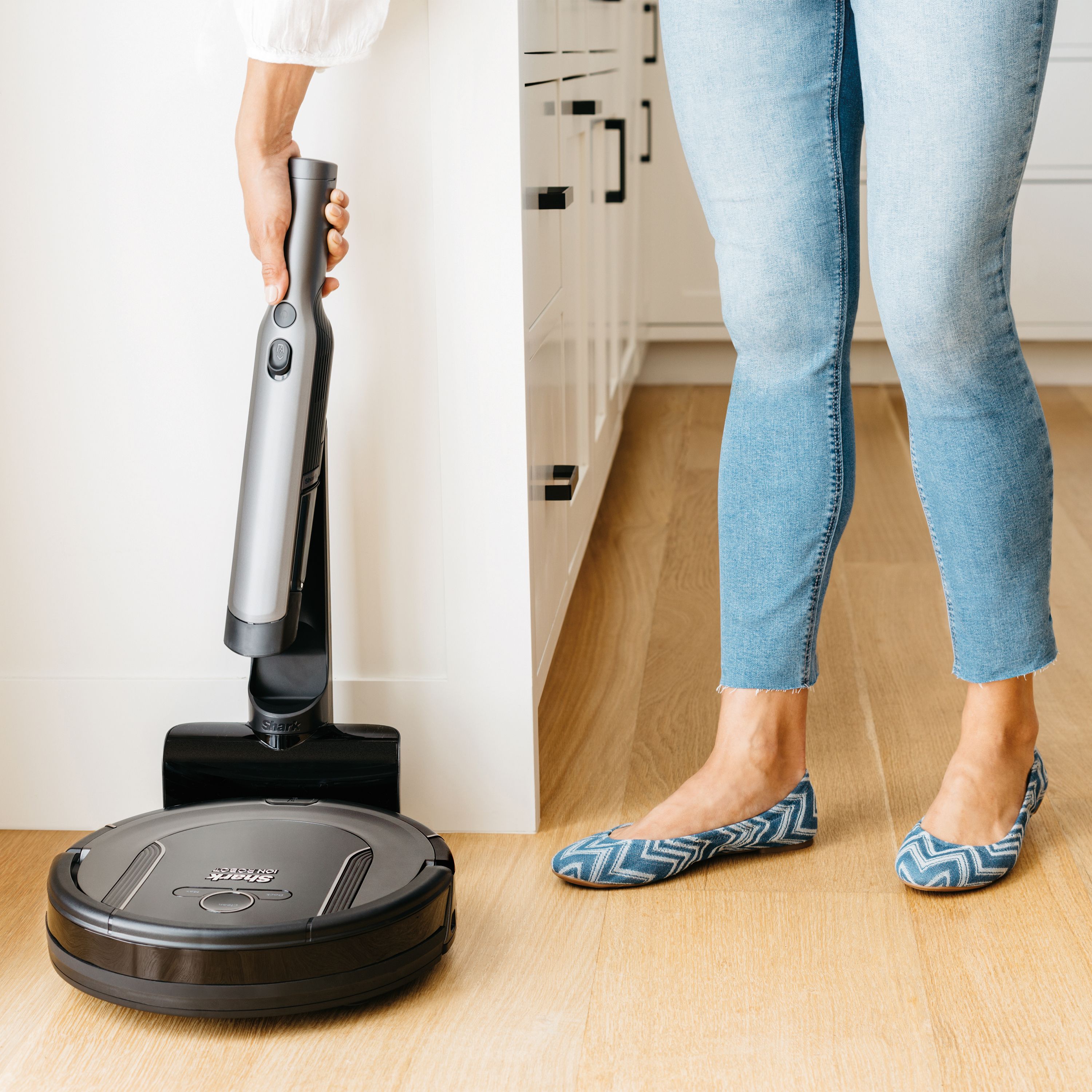 SHARK ION Robot Vacuum Cleaning System with Detachable Hand Vacuum, S86 with Wi-Fi - RV850WV - image 6 of 10