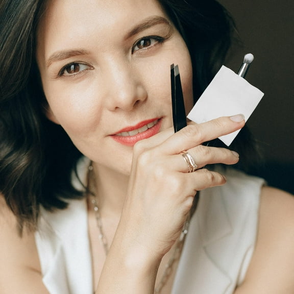 LOLIPPYY Makeup Supplies Cotton Pads White for Face and Nail Polish 200Pcs