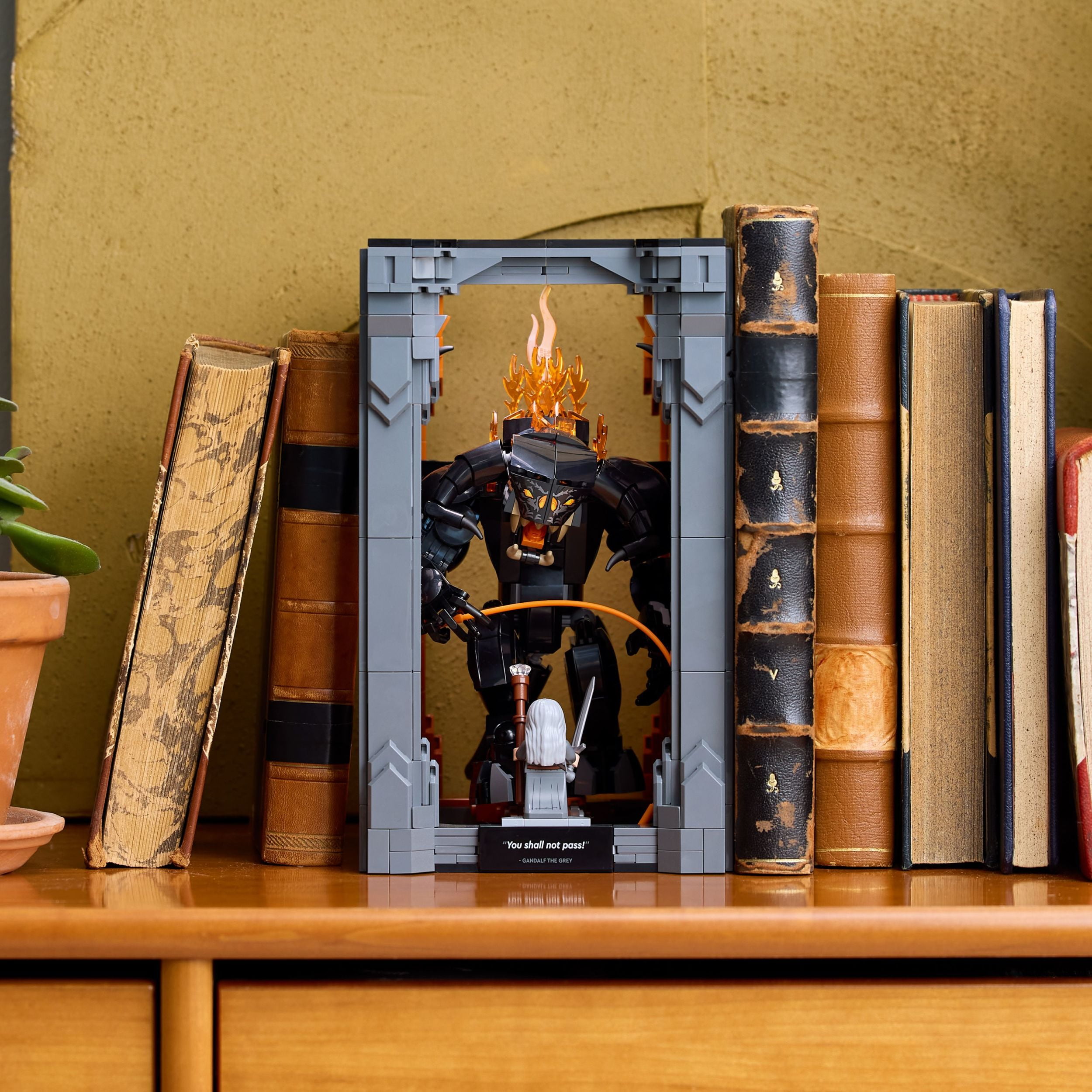 LEGO Icons Le Seigneur des Anneaux : Le Coin Lecture du Balrog , Ensemble décoratif 10367