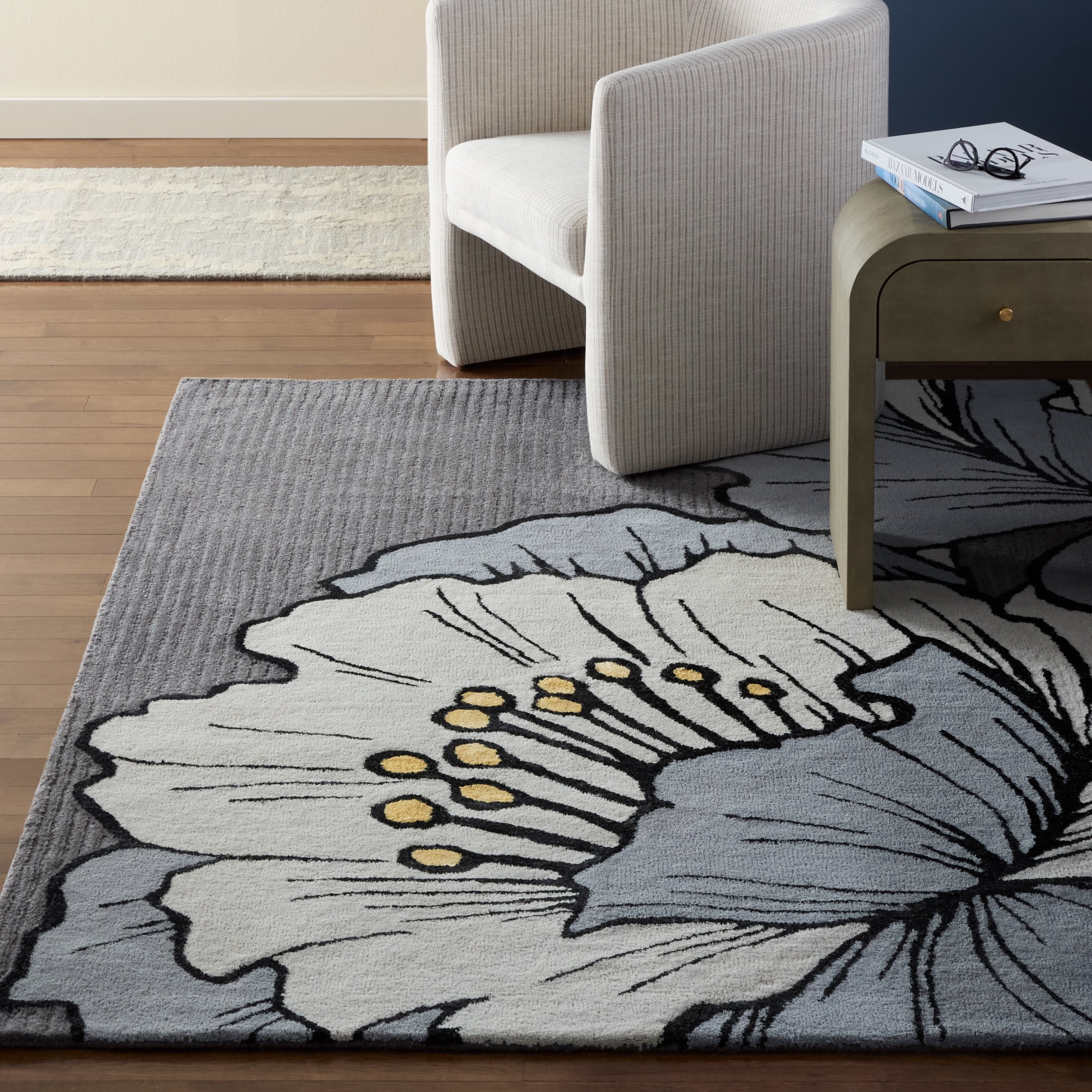 NICOLE MILLER NEW YORK Flora Grandeur Bloom Handcrafted Area Rug, Natural Wool Rug, Bold Floral Rug, Grey, 8'x10'