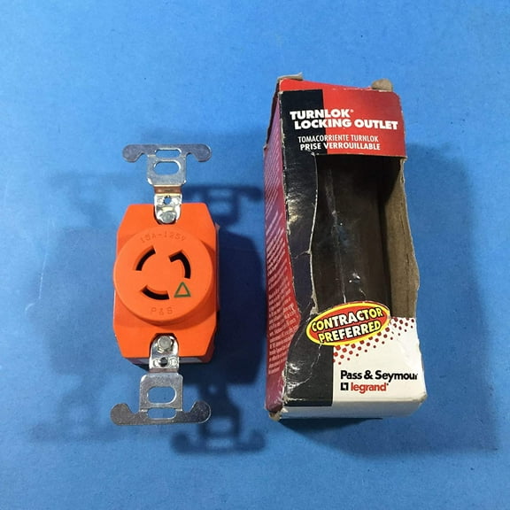 Pass & Seymour NEMA L5-15 Isolated Ground Locking Receptacle 15A 125V IG4710-CC6