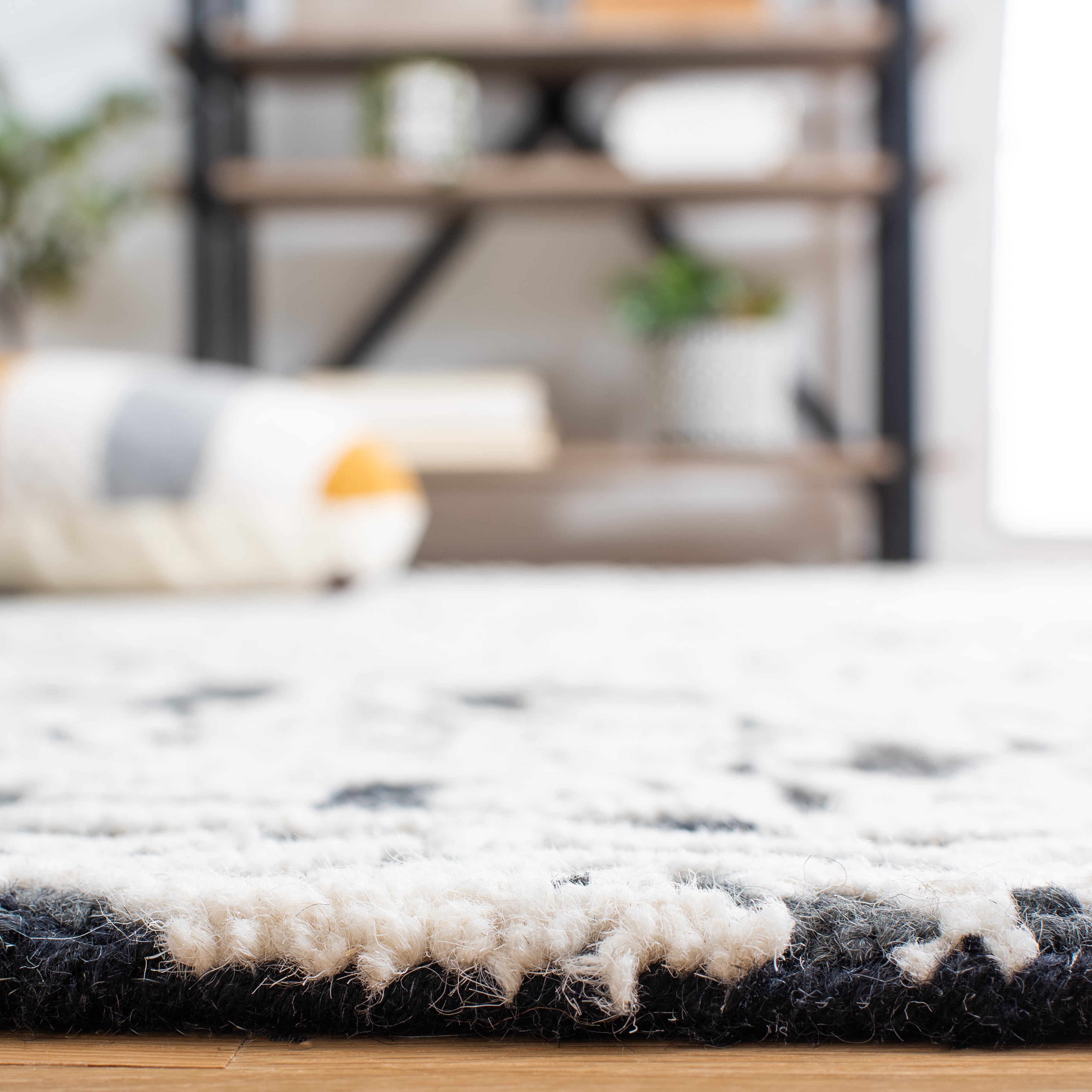 SAFAVIEH Blossom Asher Geometric Wool Area Rug, Black/Ivory, 6' x 9'
