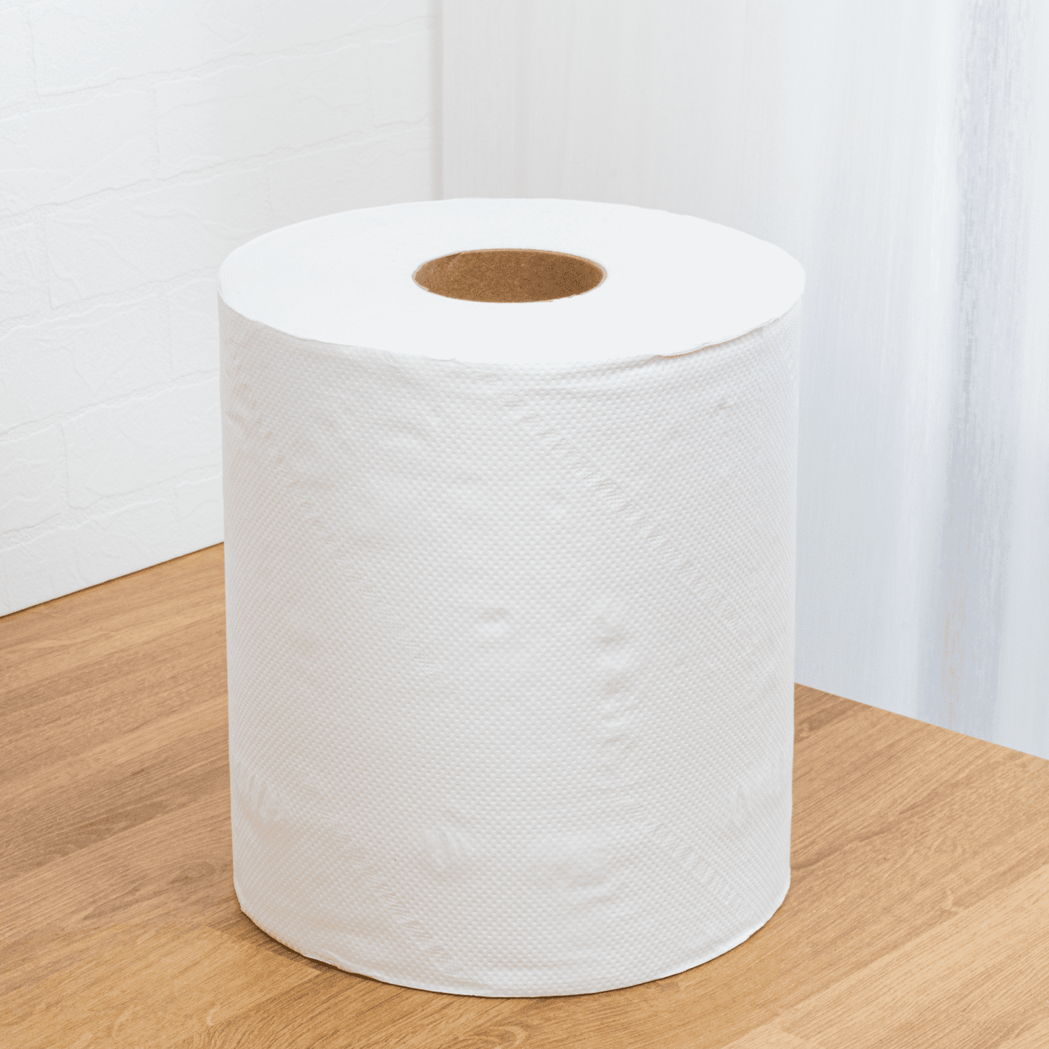 Karat 2-Ply Center Pull Commercial Paper Towel, White - Case of 6 rolls (3600 sheets)
