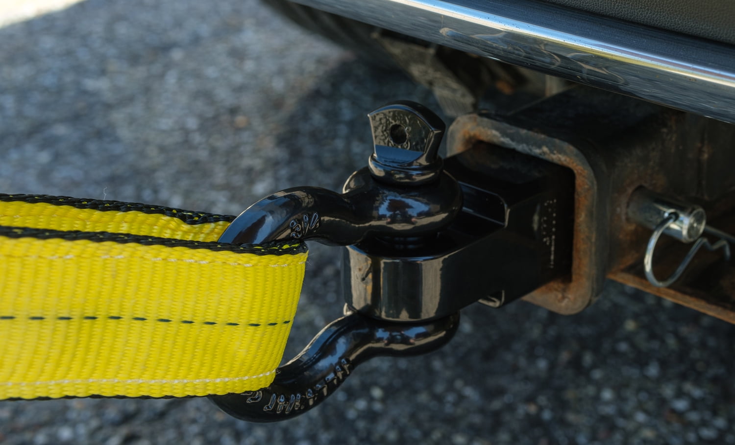 2" Tow Hitch Shackle Receiver with 3/4'' D Ring Shackle, 5/8" Standard Hitch Pin, 11,000 lbs WLL | Black Towing Accessories for Vehicle Recovery Off-Road
