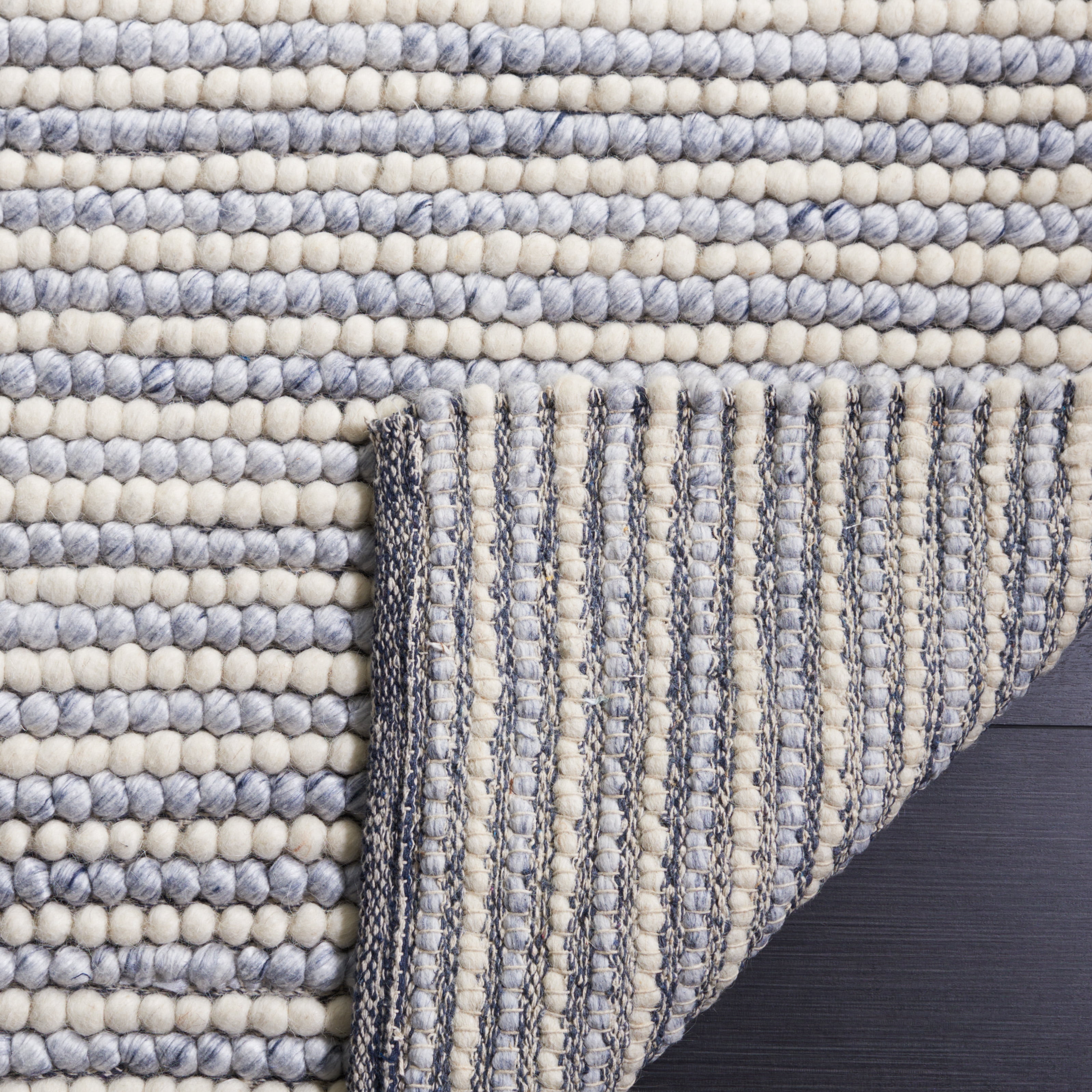 SAFAVIEH Natura Fredrick Striped Area Rug, Ivory/Blue, 4' x 4' Square
