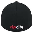 thumbnail image 4 of Men's New Era Heather Gray/Black Portland Trail Blazers Two-Tone 39THIRTY Flex Hat, 4 of 6