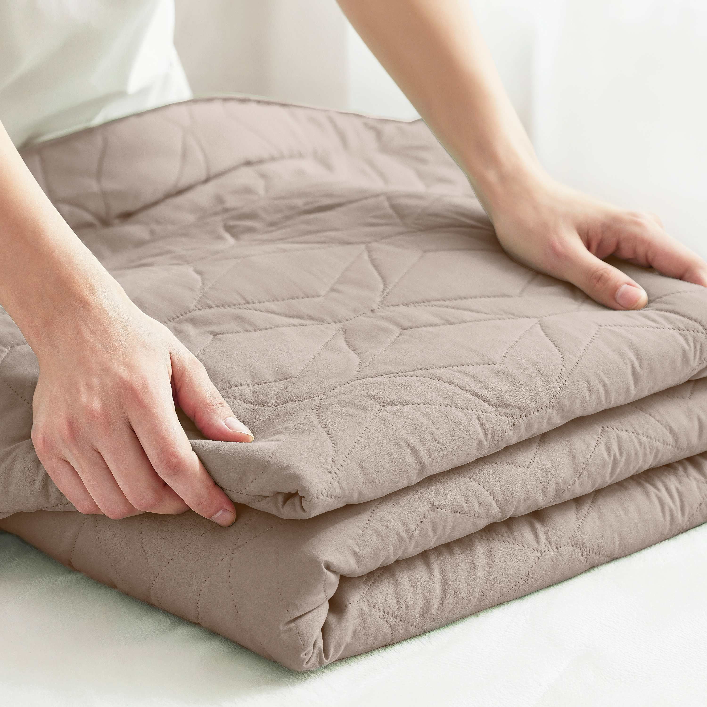 Clara Clark Quilt Sets, 5 Piece Lightweight Reversible Quilt Bedspread, Ellipse Weave Coverlet Bedding Set, Queen Beige Cream