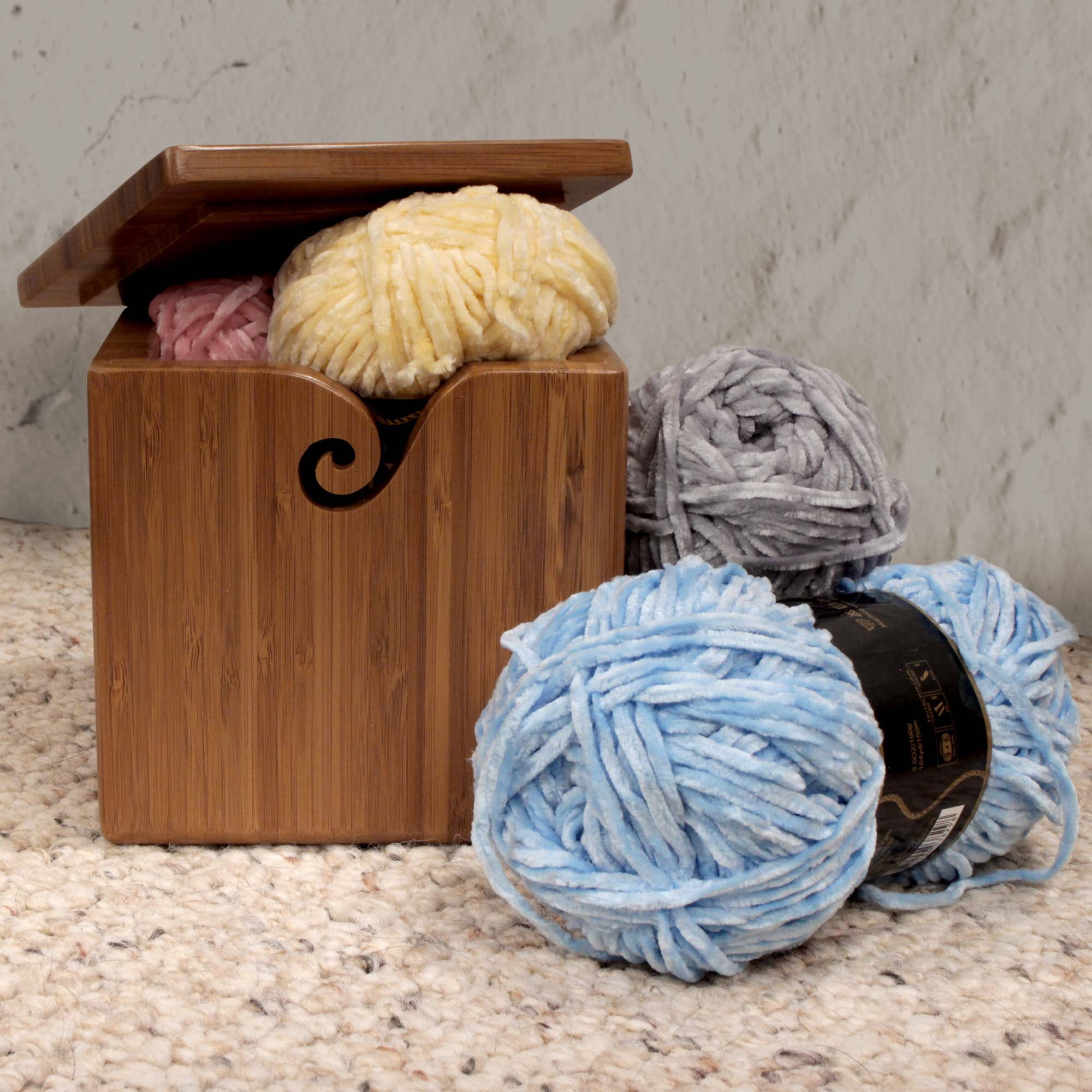 BambooMN Brand - Bamboo Yarn Bowl with Removable Lid -Yarn Holder for Knitting and Crochet - Carbonized Brown Box