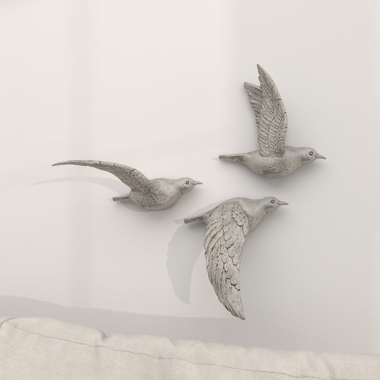 DecMode Silver Polystone Metallic 3D Sculpted Bird Wall Decor (3