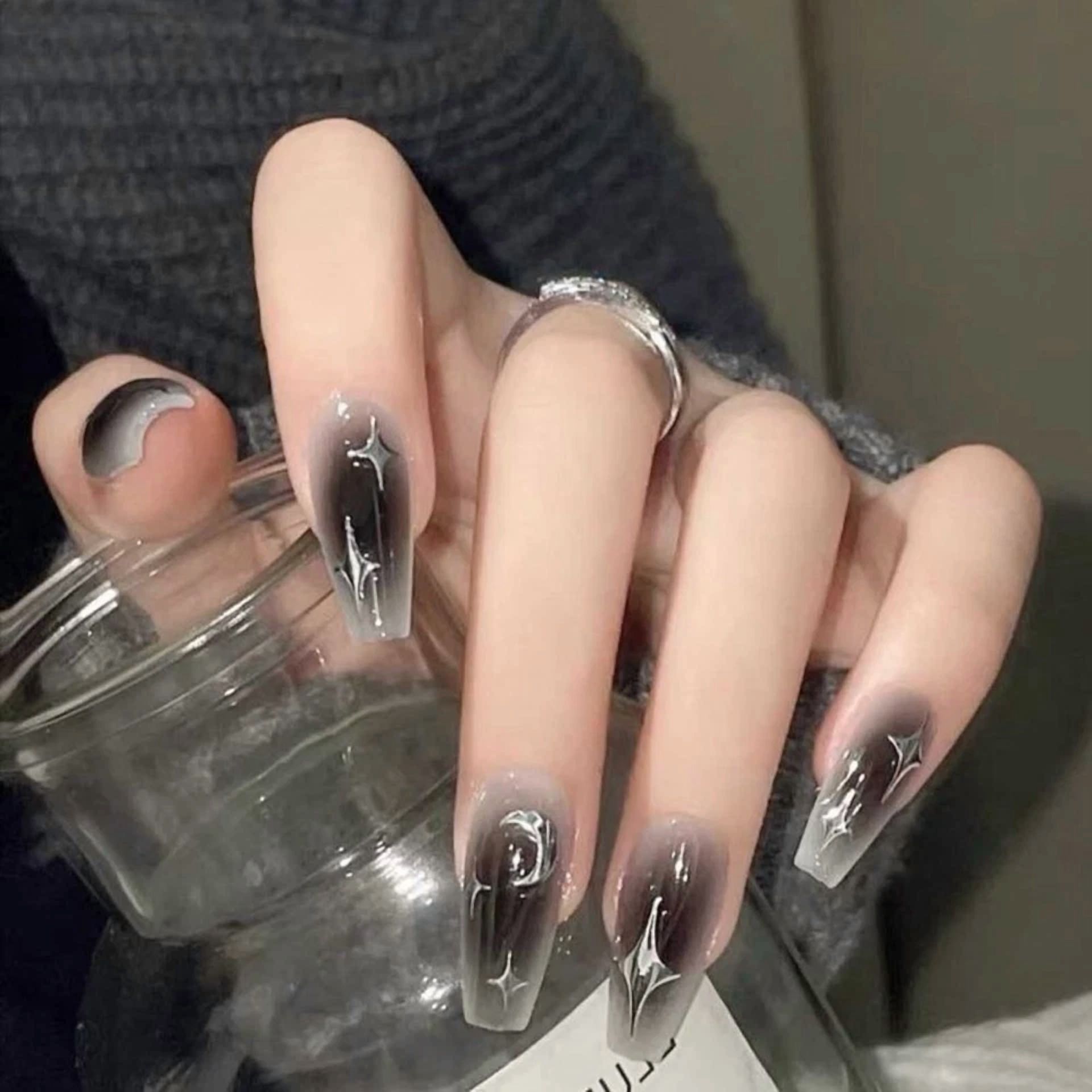 Portable Fake Nails With Glitter Pattern French Style Press On Nails Manicure