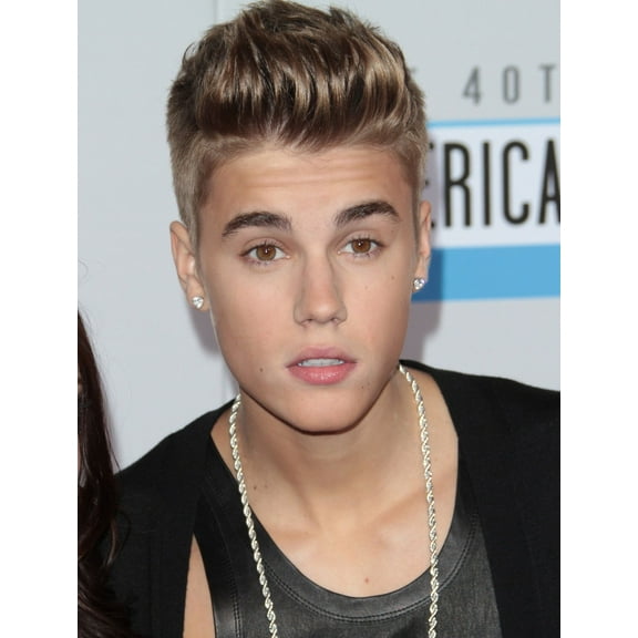 Justin Bieber At Arrivals For The 40Th Anniversary American Music Awards (Amas) - Arrivals Photo Print (16 x 20)