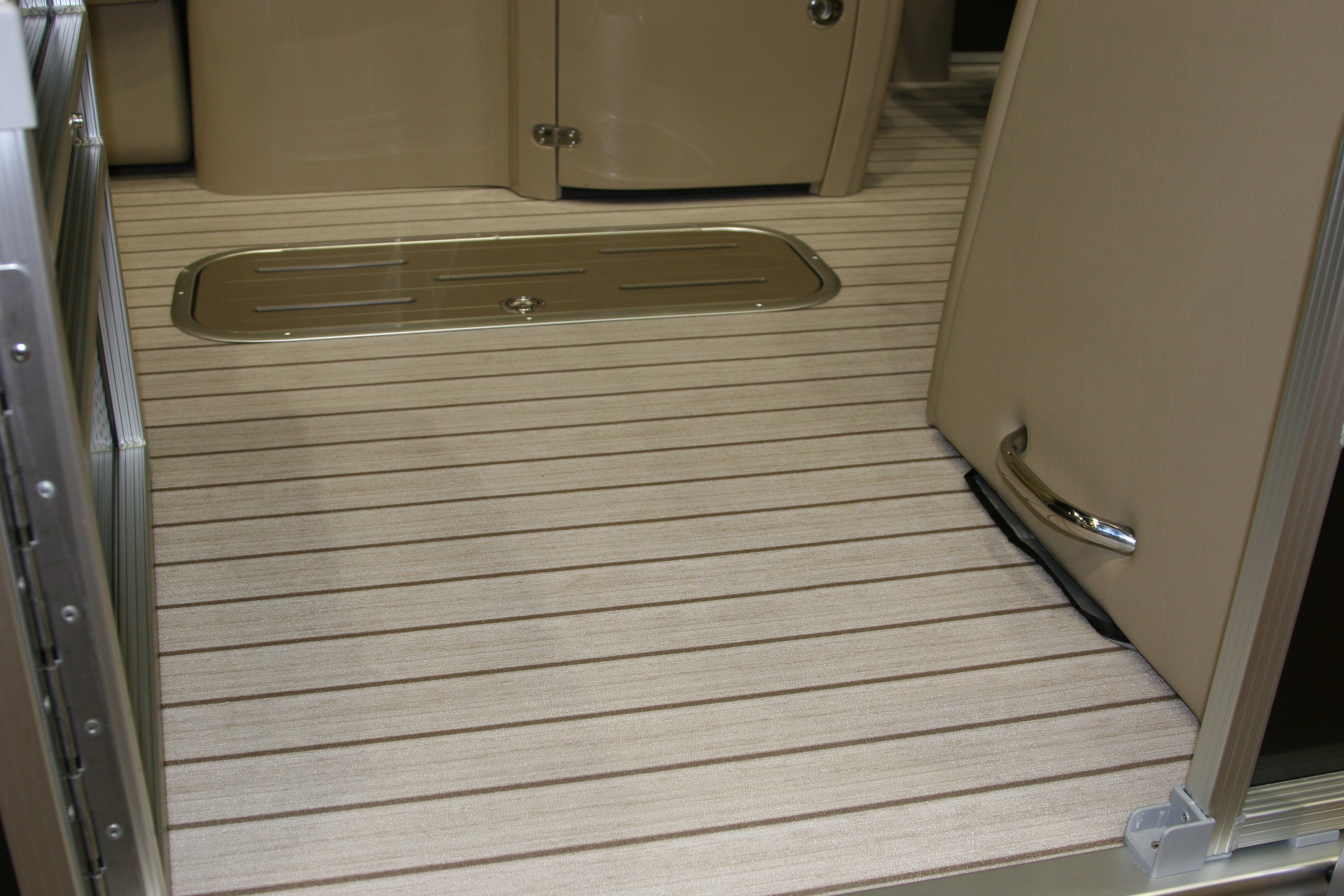 G-Floor Outdoor & Marine Vinyl Boat Flooring - 8.5' x 15' - Almond Teak & Dark Holly