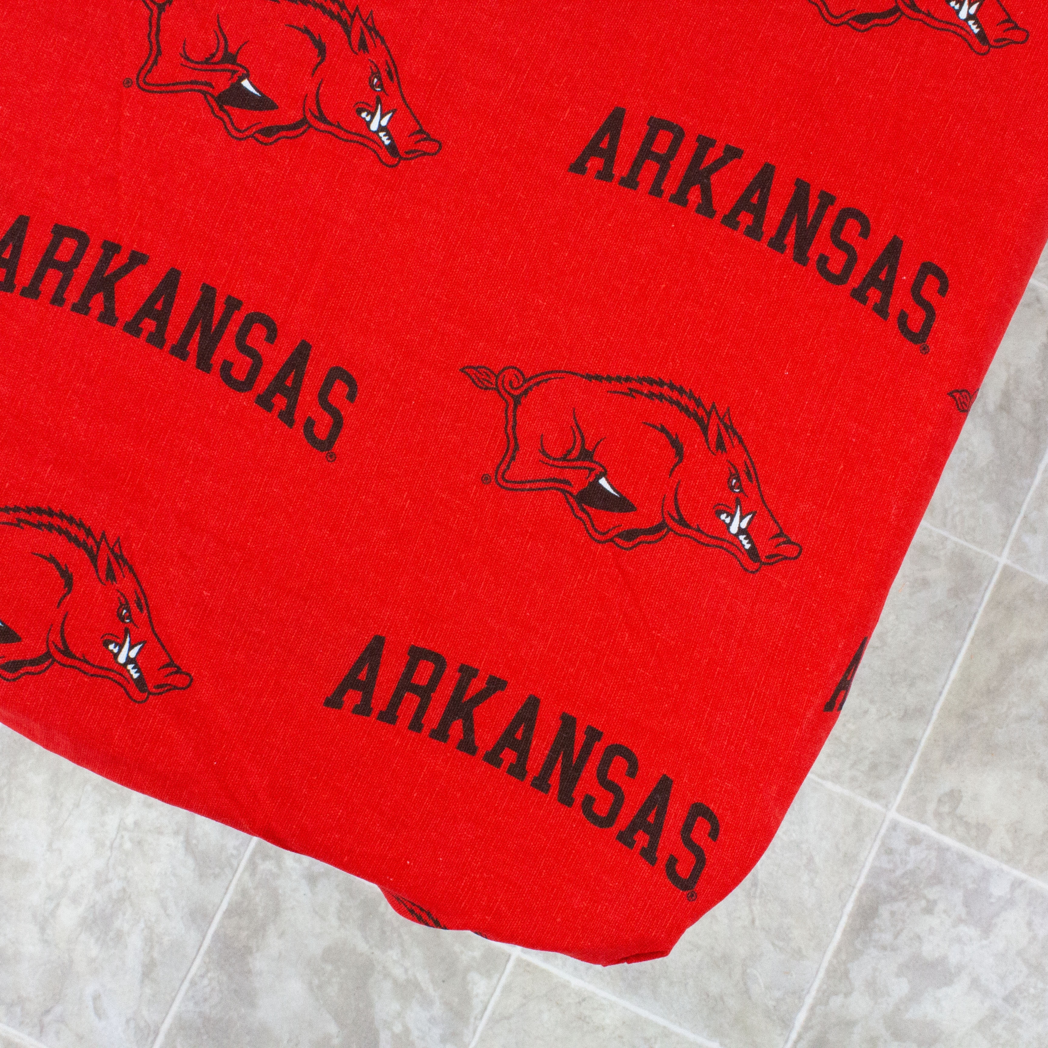 Arkansas Razorbacks Tailgate Fitted Tablecloth, 33" x 33", Card Table 72" x 30", 6 ft table