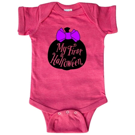 

Inktastic My 1st Halloween with Pumpkin and Purple Bow Gift Baby Boy or Baby Girl Bodysuit
