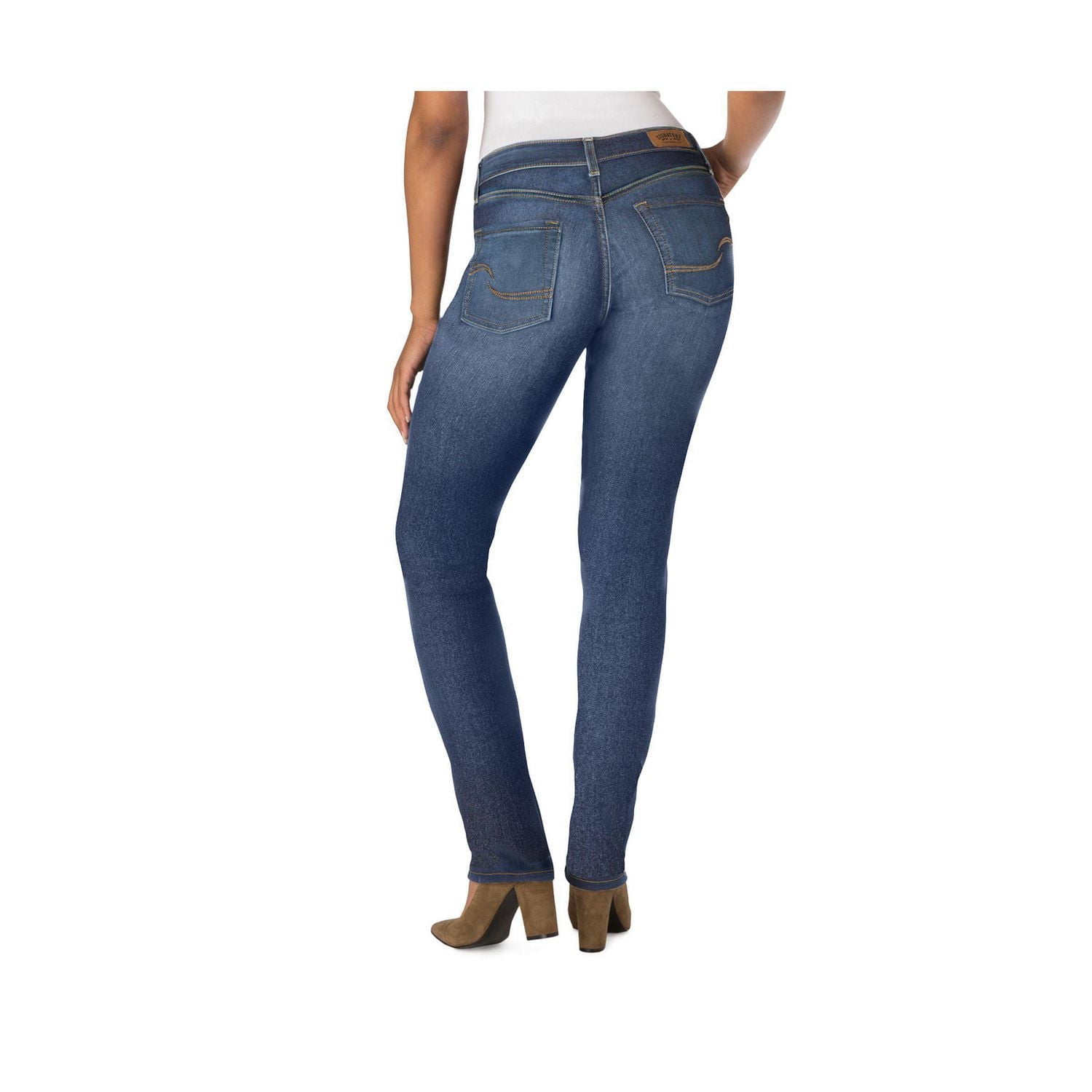 Levi Strauss Signature.™ Women's Modern Straight Jeans