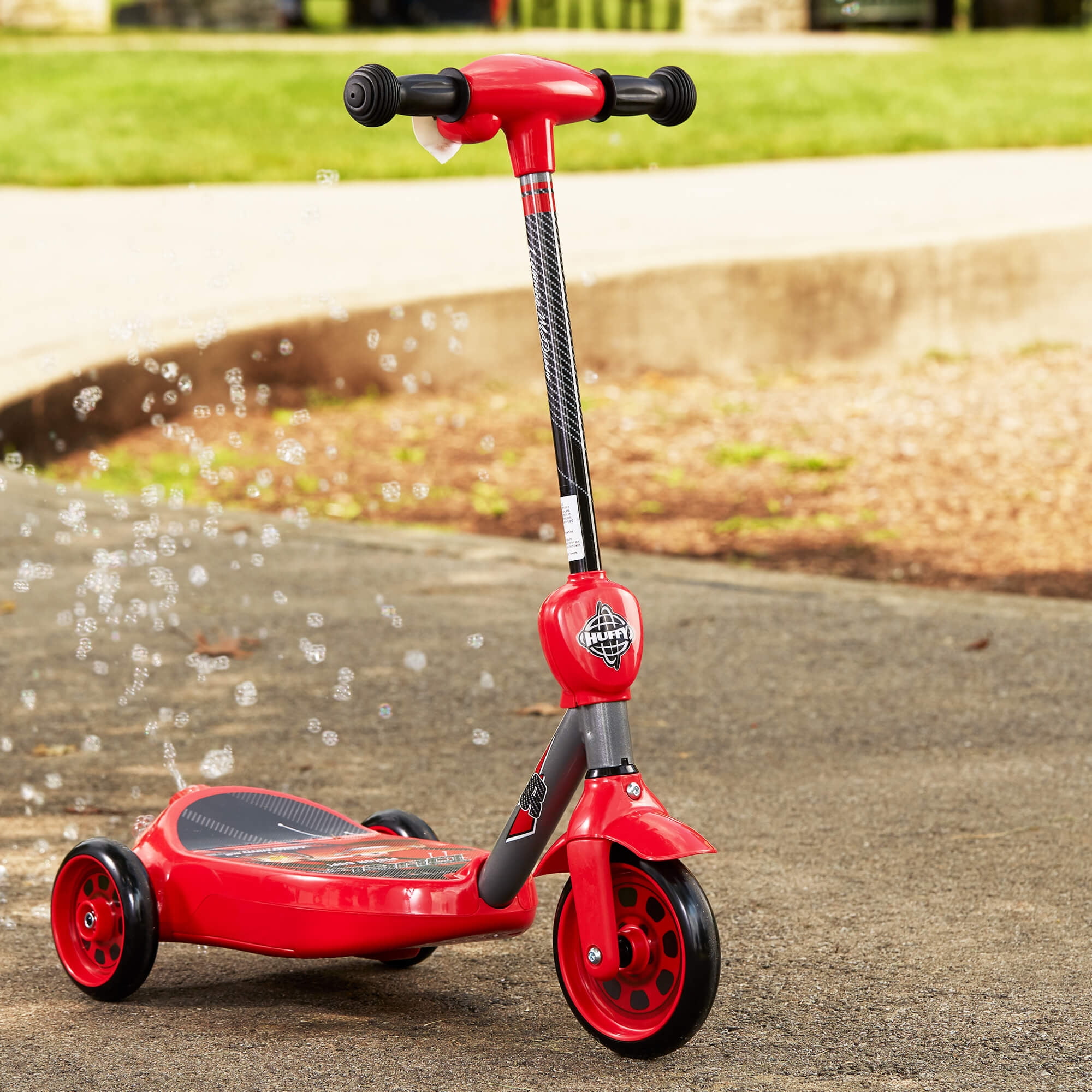 Kids Disney/Pixar Cars Three-Wheel Scooter, Red