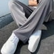 thumbnail image 5 of Pantalones casuales de seda de hielo para hombres Pantalones deportivos rectos de pierna ancha Pantalones sueltos plisados de verano Gris XL, 5 of 8