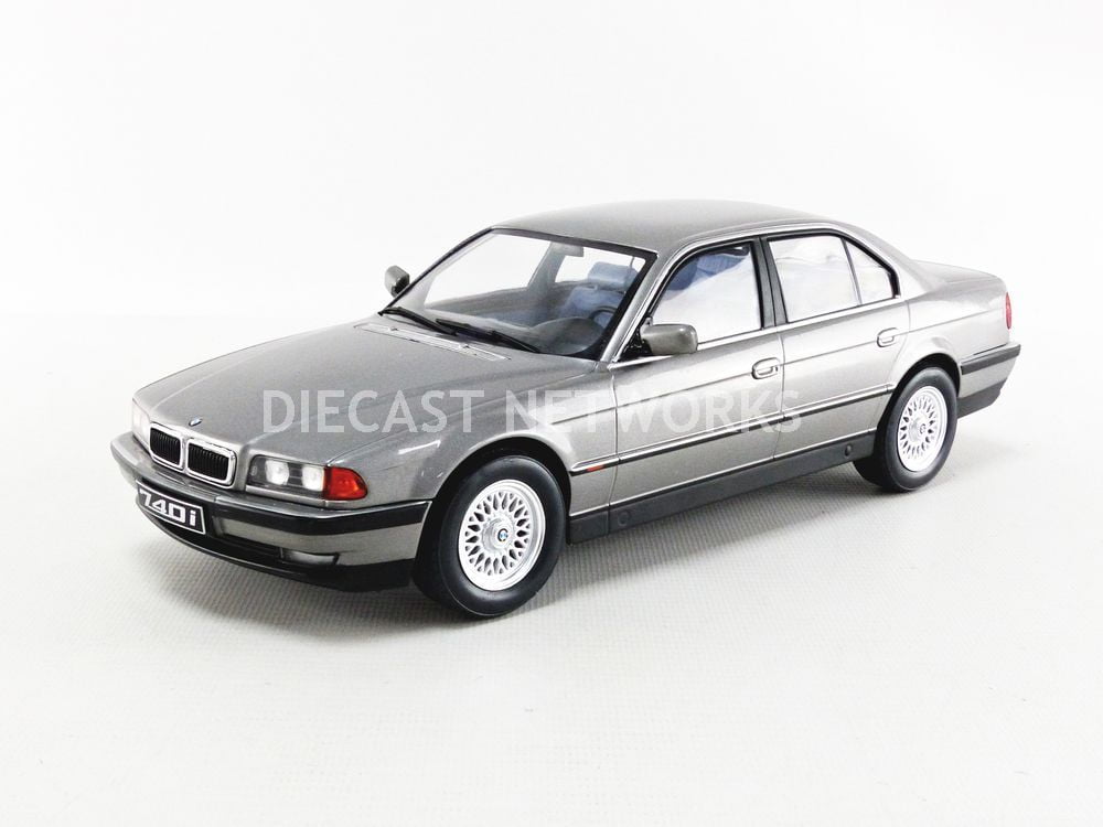 Silver 1994 1:18 series 1 KK Scale 180363 BMW 740i E38 