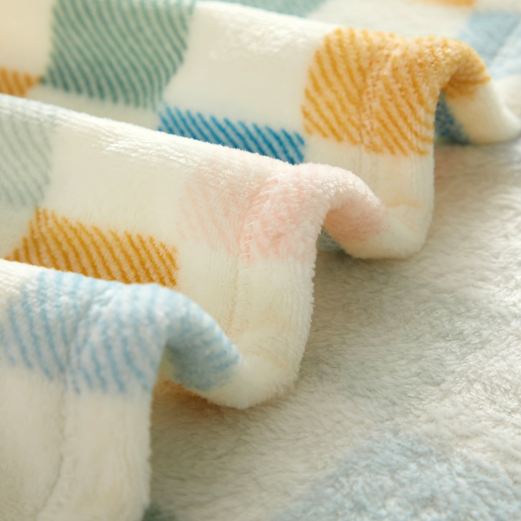 Mainstays Cozy Plush Couch Throw Blanket, Multicolor Checkered, 50 x 60 in