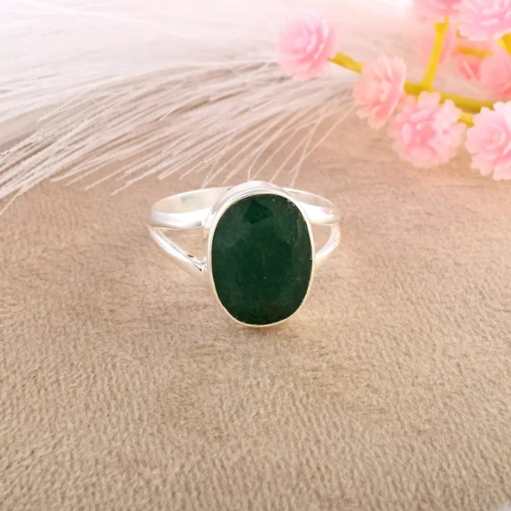 Green Emerald Gemstone 925 Sterling Silver Oval Cut Handmade Healing Ring
