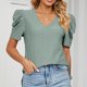 thumbnail image 2 of Camiseta elegante y elegante de color puro con cuello en V y manga corta informal para mujer, color verde guisante L, 2 of 5