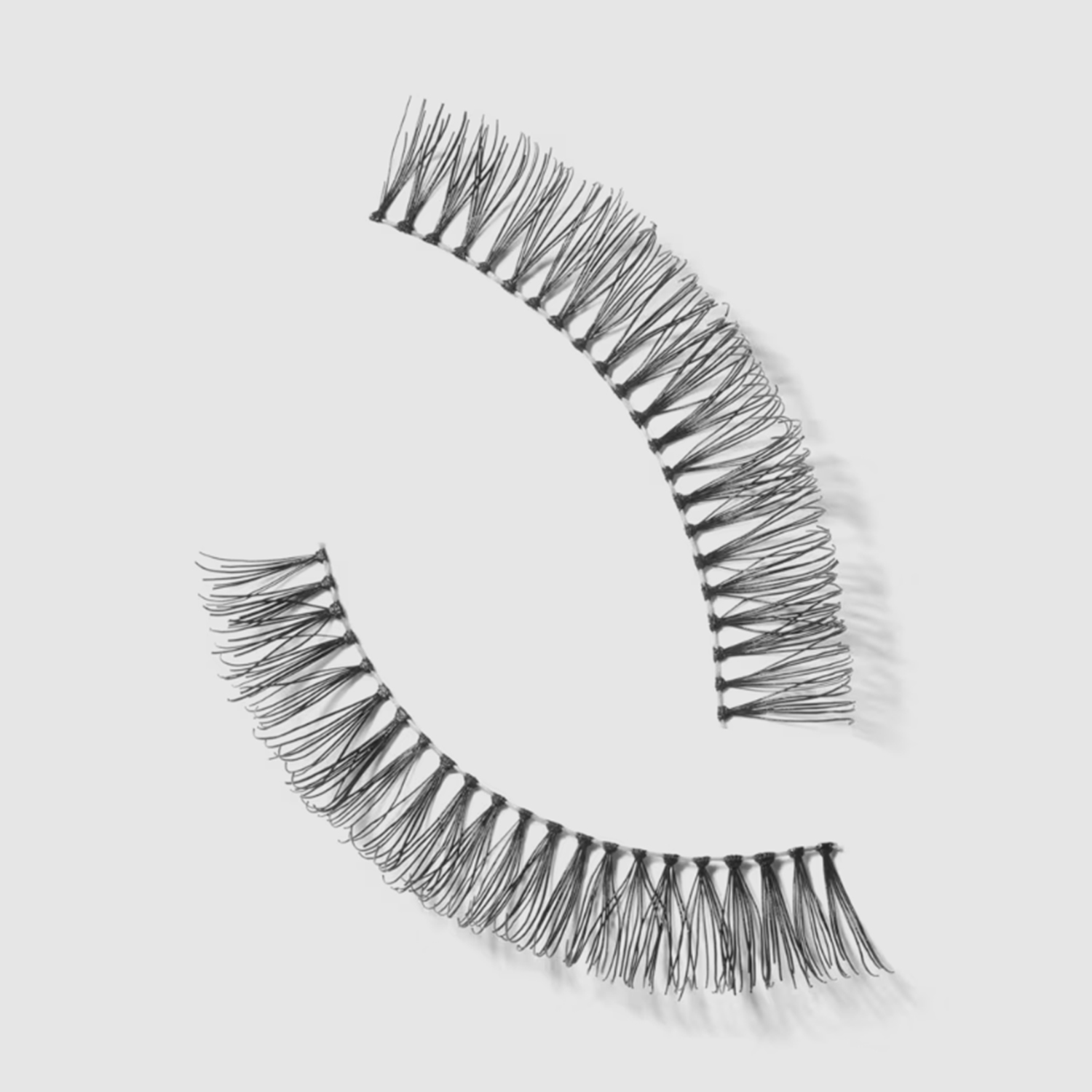 MAC Cosmetics 4 LASH (1 PAIR) Natural Lengthy and Wispy
