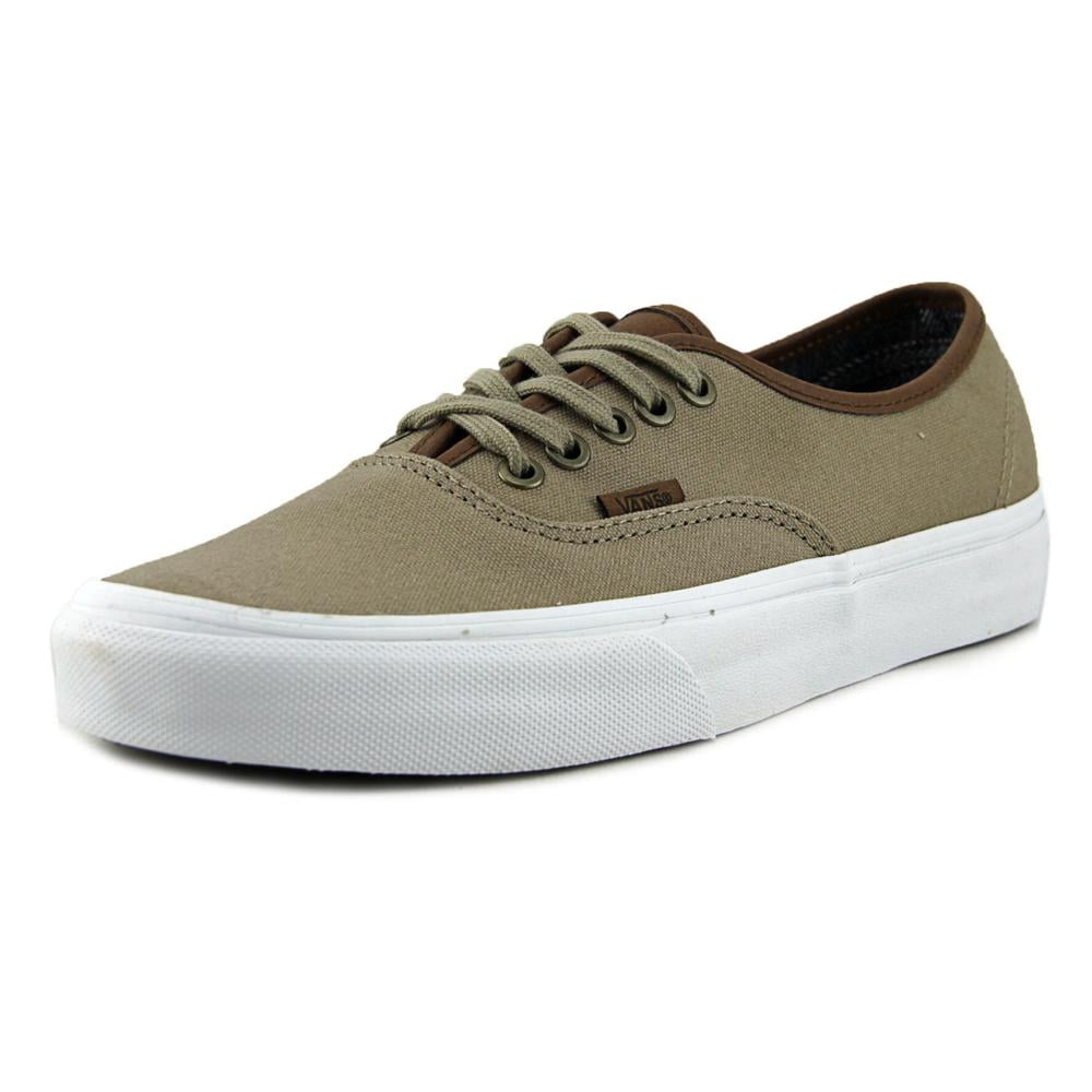 tan skate shoe