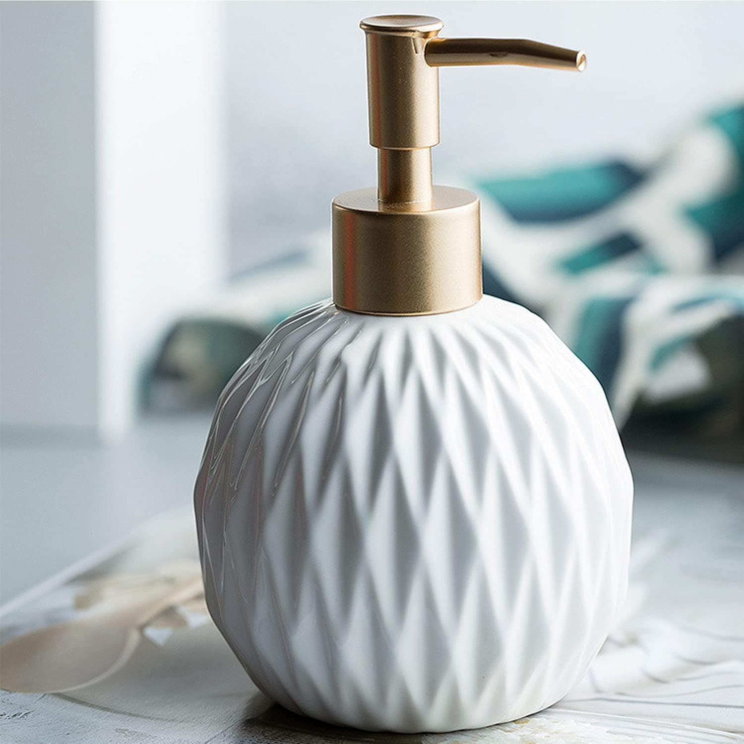 Refillable liquid soap dispenser discount