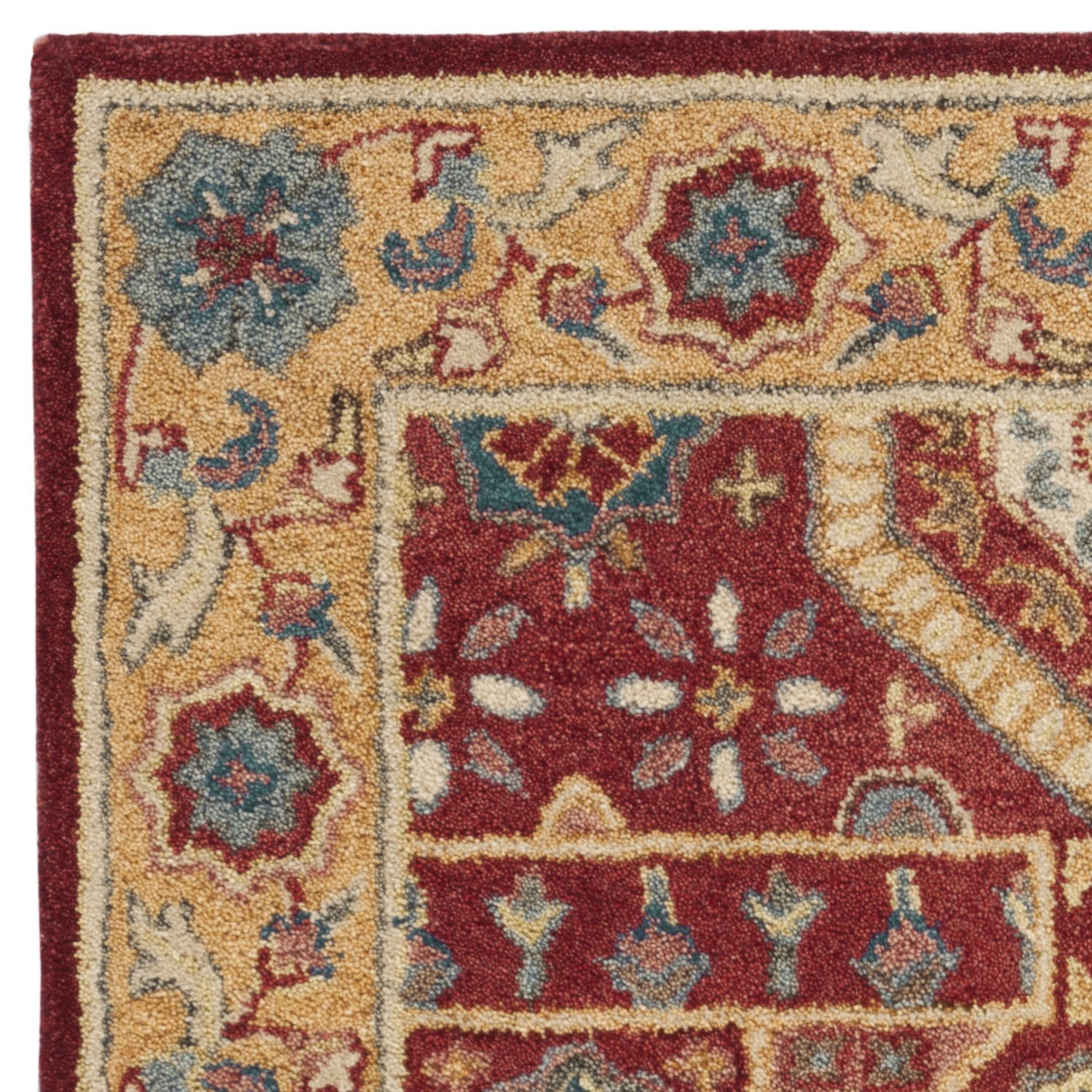 SAFAVIEH Antiquity Kynaston Traditional Wool Area Rug, Red/Orange, 4' x 6'