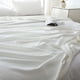 thumbnail image 1 of Manta refrescante de mezcla de algodón y rayón para quienes duermen con calor, transpirable y ligera, con regulación de temperatura para cama o sofá. Aestivo | Blanco | AESTIVO, 1 of 7