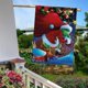 thumbnail image 5 of Navidad: Bienvenidos a Villa Quién-bandera de jardín temática. Regalo perfecto para fans, amigos y familiares, ideal para actividades al aire libre y decoración de fiestas.28CM*45CM, 5 of 5