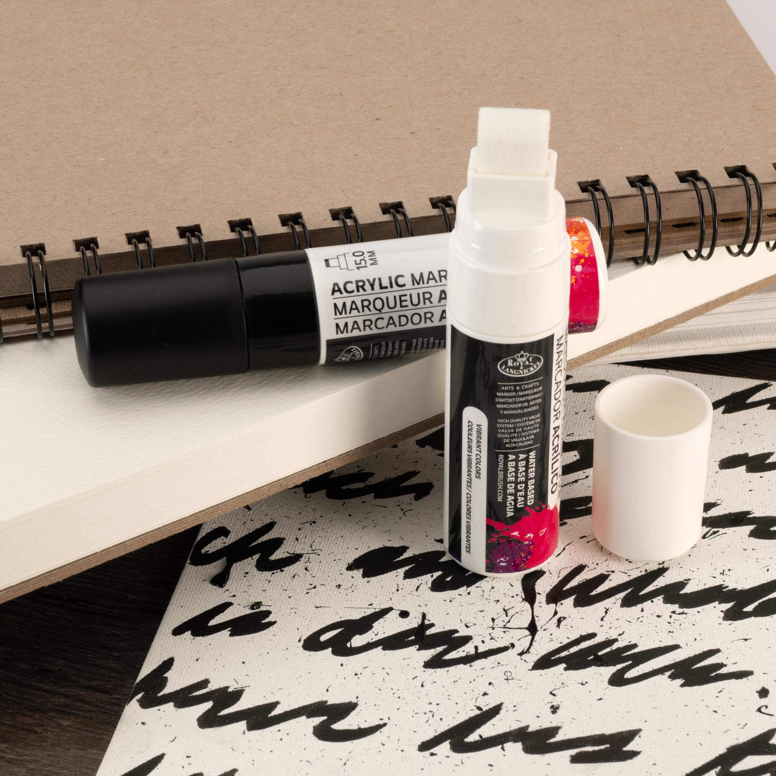 Royal & Langnickel 2 Piece Acrylic 15mm Black/White Markers
