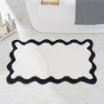 thumbnail image 2 of Alfombra de baño DyeFury Luxury Cute de color blanco con borde negro festoneado, 2 of 5