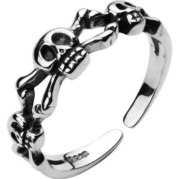 Female deals skull ring